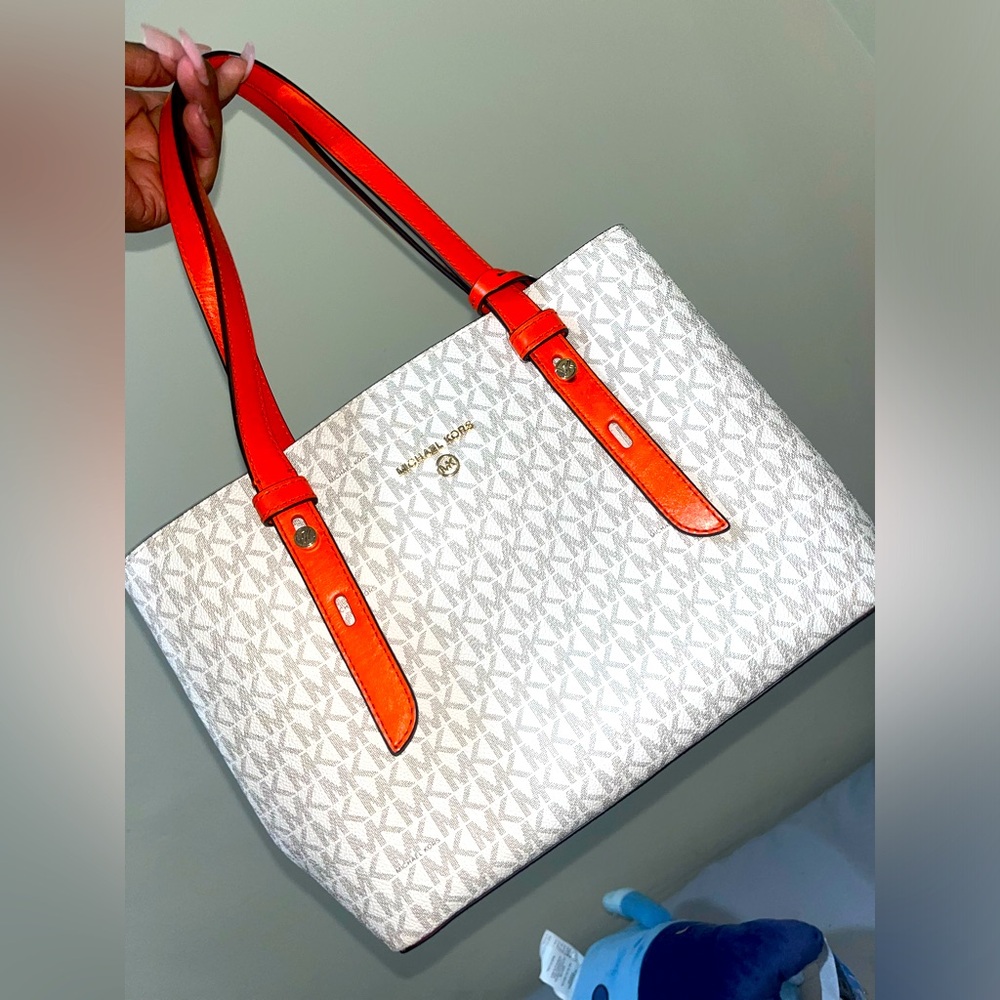 Michael Kors crossbody/ hand bag